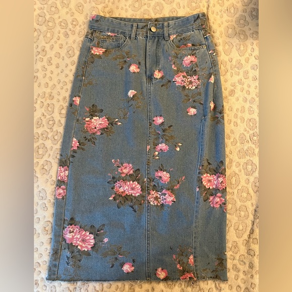 Dresses & Skirts - Floral Denim Skirt